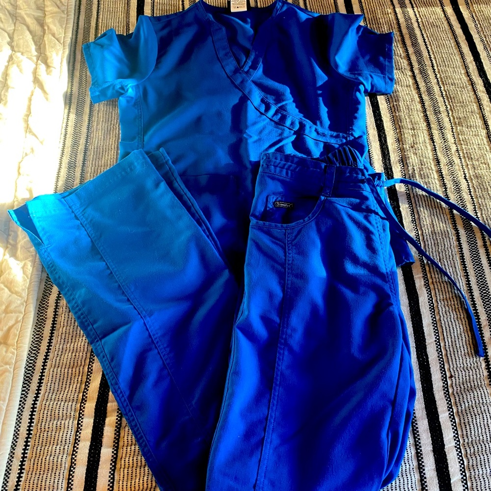 Set of scrubs